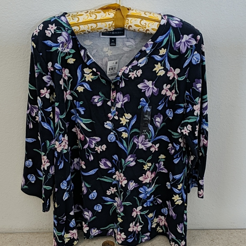 Karen Scott blue floral 3/4 sleeve top